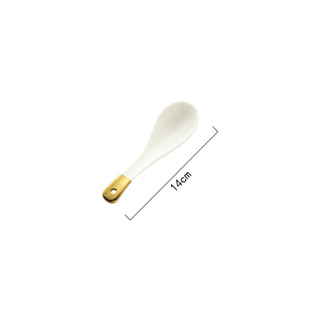 Conjunto de Louças em Cerâmica Preta e Branca com Borda Dourada – Elegância Atemporal com Design Esculpido
