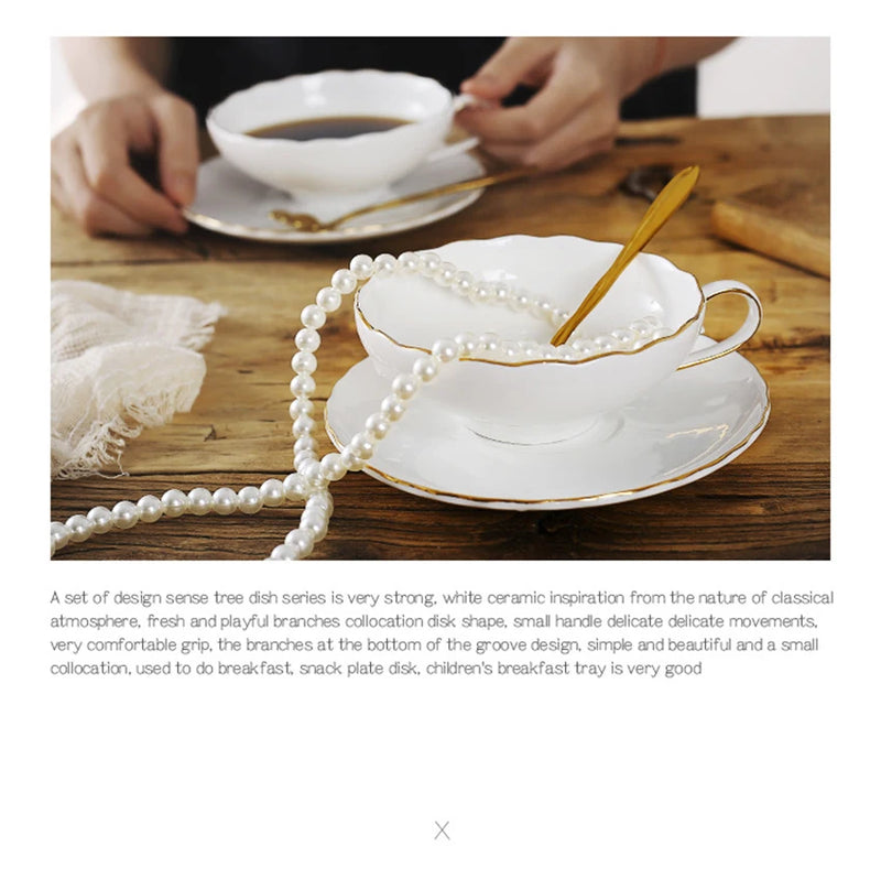 Xícara e Pires de Chá em Porcelana Óssea com Detalhes Dourados – Coleção Maldivas