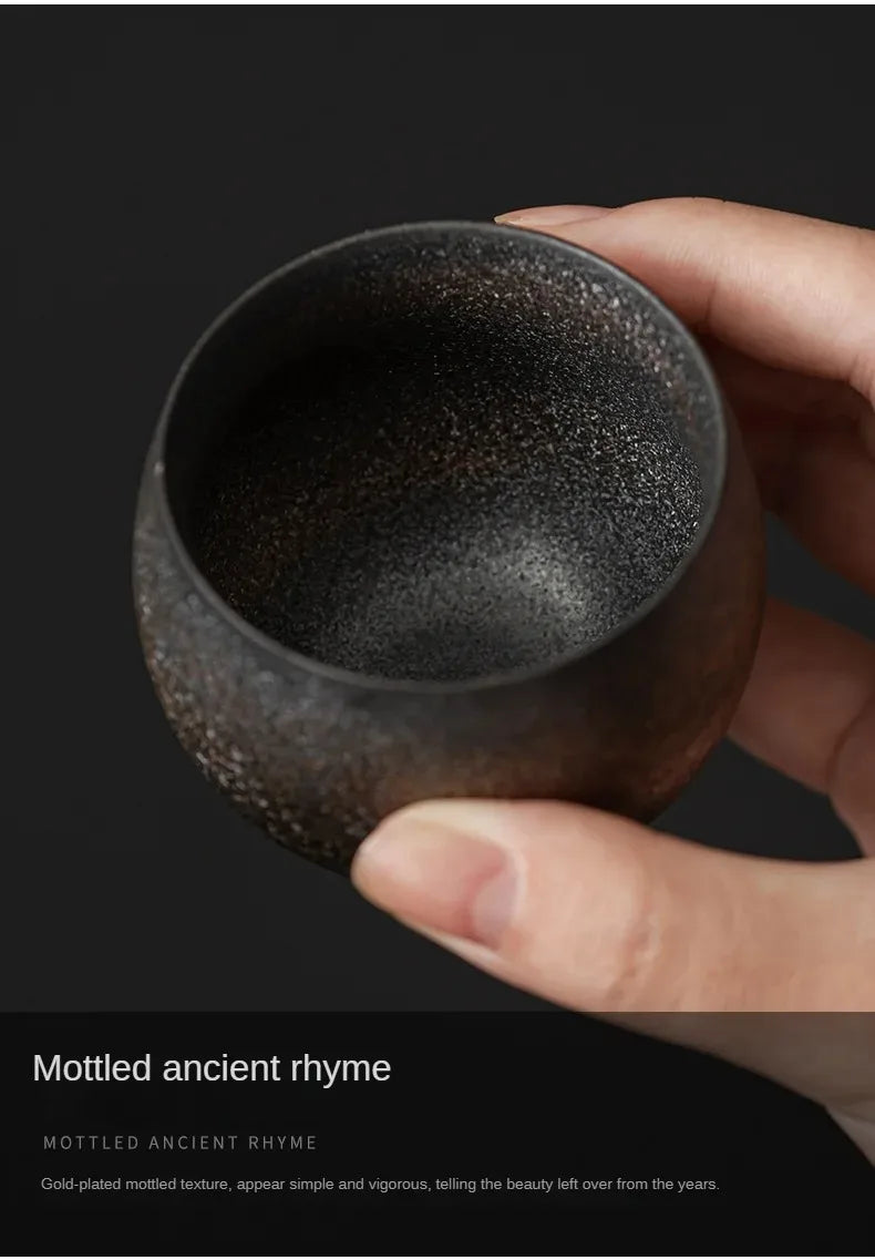 Xícara de Chá em Cerâmica Grés Estilo Japonês – Acabamento Artesanal e Formato Contemplativo