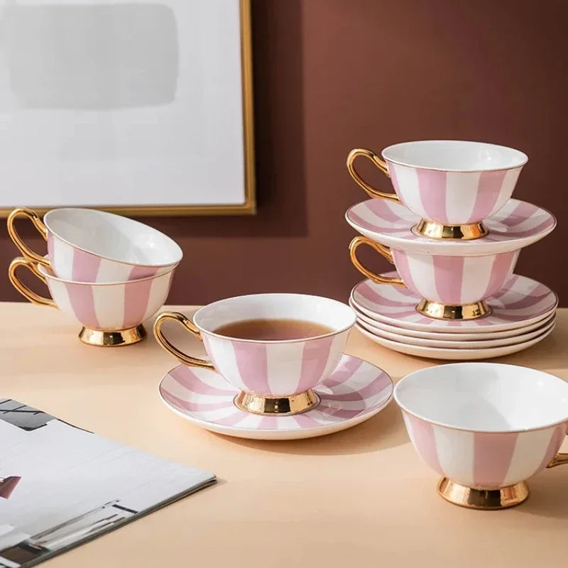 Conjunto Xícara com Pires de Porcelana Dubai – Estampa Listrada ou de Poá com Alça Dourada (50ml)