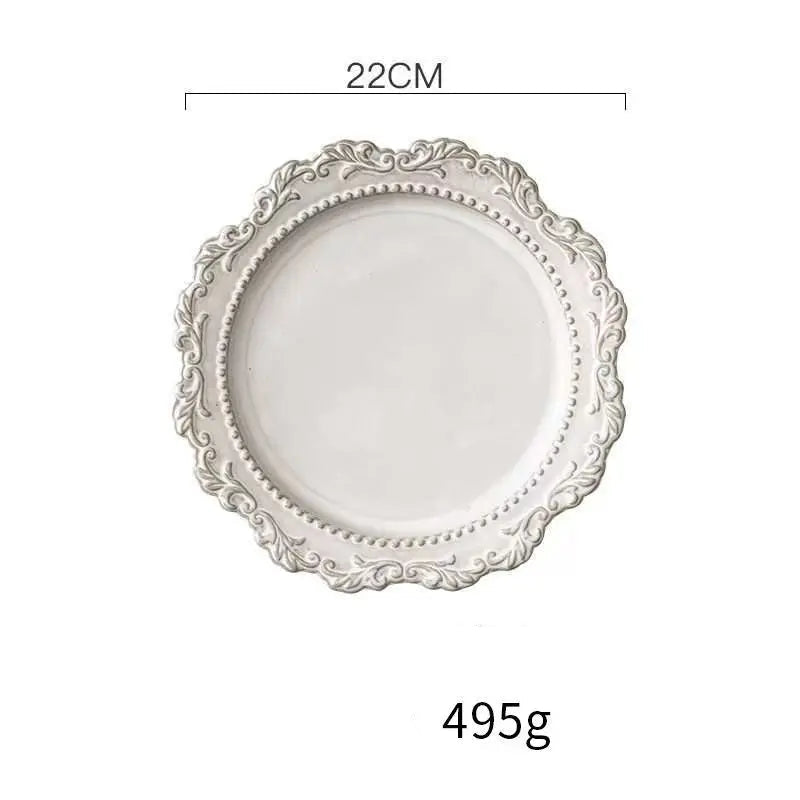 Louças Ornamentadas em Cerâmica com Relevo Clássico – Pratos, Canecas e Conjunto de Café Elegante