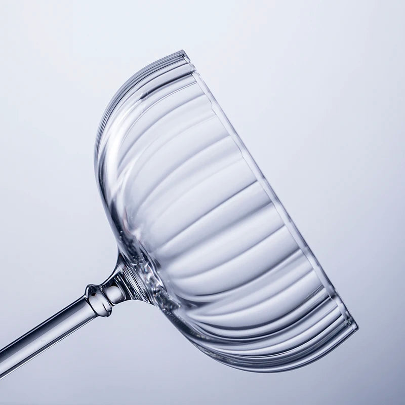 Taça Coupe em Vidro Estriado – Design Clássico para Coquetéis e Champagne