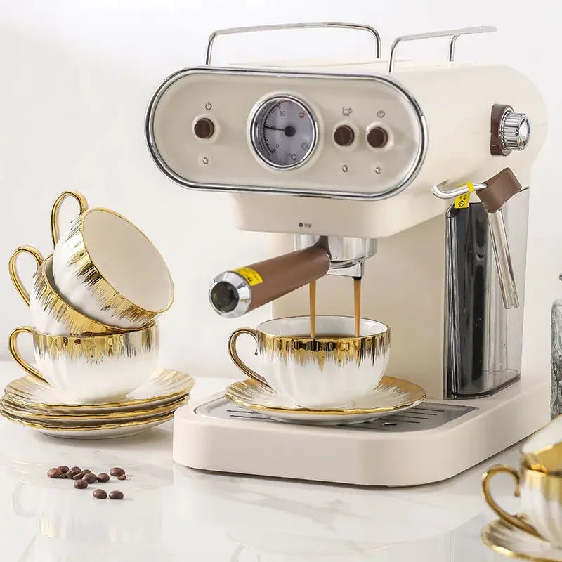 Conjunto Xícara, Pires e Colher com Detalhes Dourados – Cerâmica Fina para Café Espresso ou Chá (75ml)