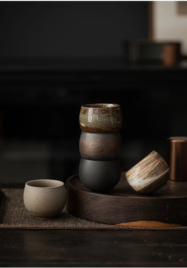 Xícara de Chá em Cerâmica Grés Estilo Japonês – Acabamento Artesanal e Formato Contemplativo