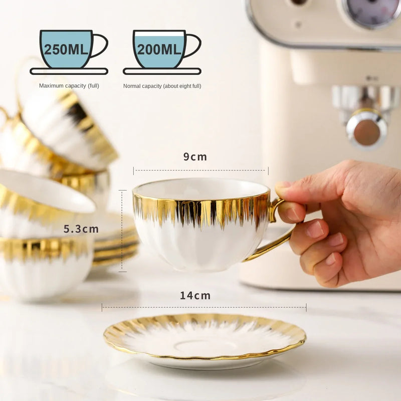 Conjunto Xícara, Pires e Colher com Detalhes Dourados – Cerâmica Fina para Café Espresso ou Chá (75ml)