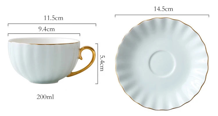 Xícara com Pires em Cerâmica Vitrificada – Cores Pastel com Alça Dourada e Design Texturizado