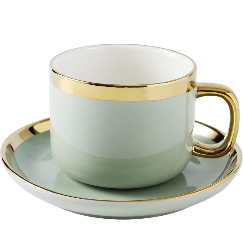 Caneca com  conjunto  de Pires em Cerâmica e Alça Dourada – Design Contemporâneo