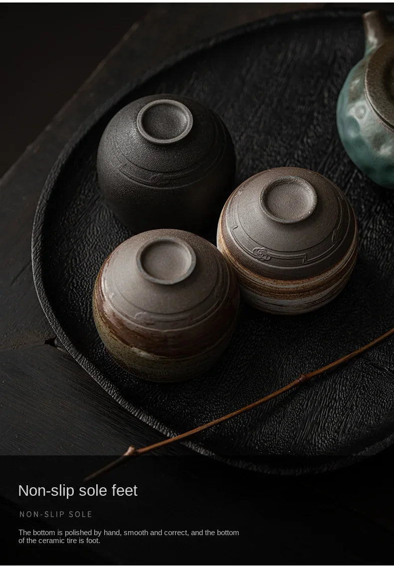 Xícara de Chá em Cerâmica Grés Estilo Japonês – Acabamento Artesanal e Formato Contemplativo