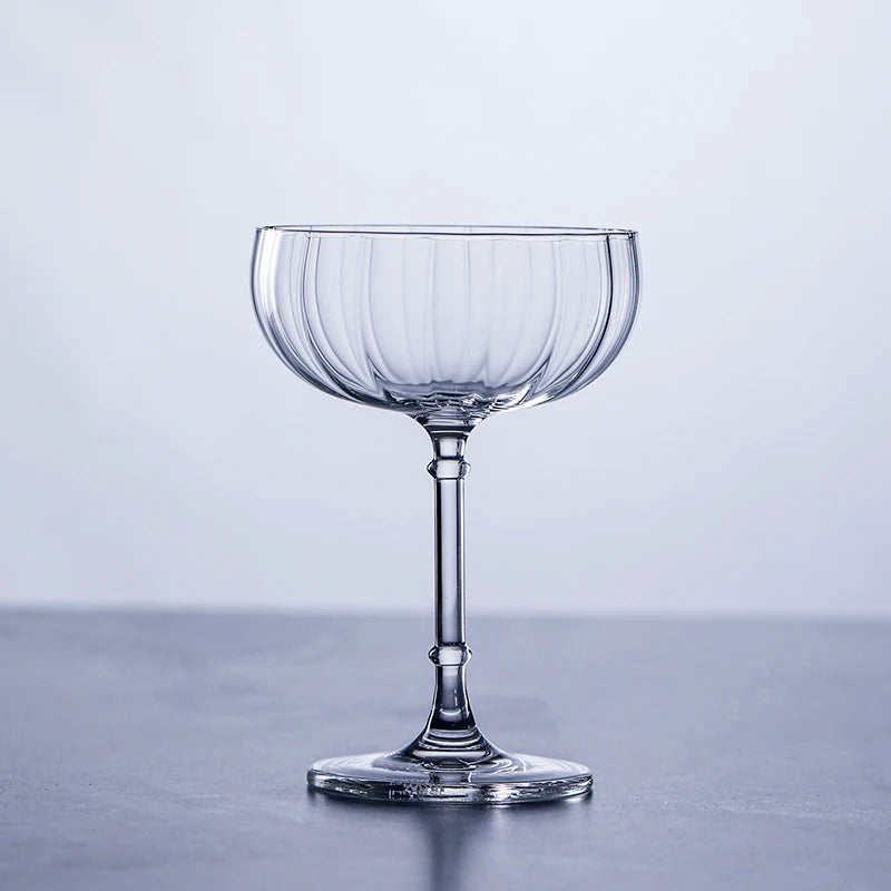 Taça Coupe em Vidro Estriado – Design Clássico para Coquetéis e Champagne