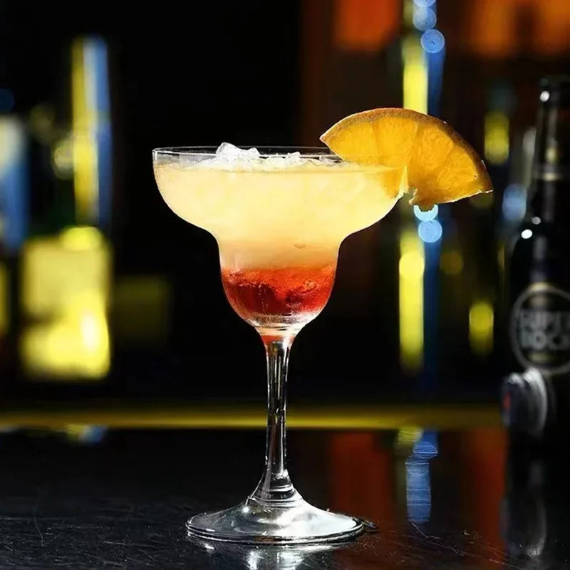 Taça de Martini em Vidro – Design Clássico Triangular para Coquetéis e Bar em Casa