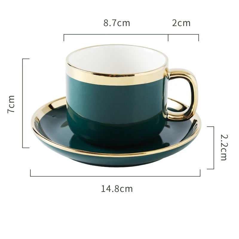 Caneca com  conjunto  de Pires em Cerâmica e Alça Dourada – Design Contemporâneo