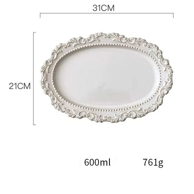 Louças Ornamentadas em Cerâmica com Relevo Clássico – Pratos, Canecas e Conjunto de Café Elegante