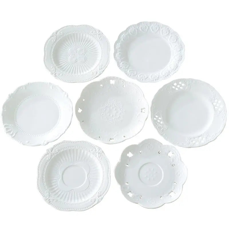 Pratos de Cerâmica com Textura Artesanal – Bordas Irregulares para Mesa Posta Natural e Elegante