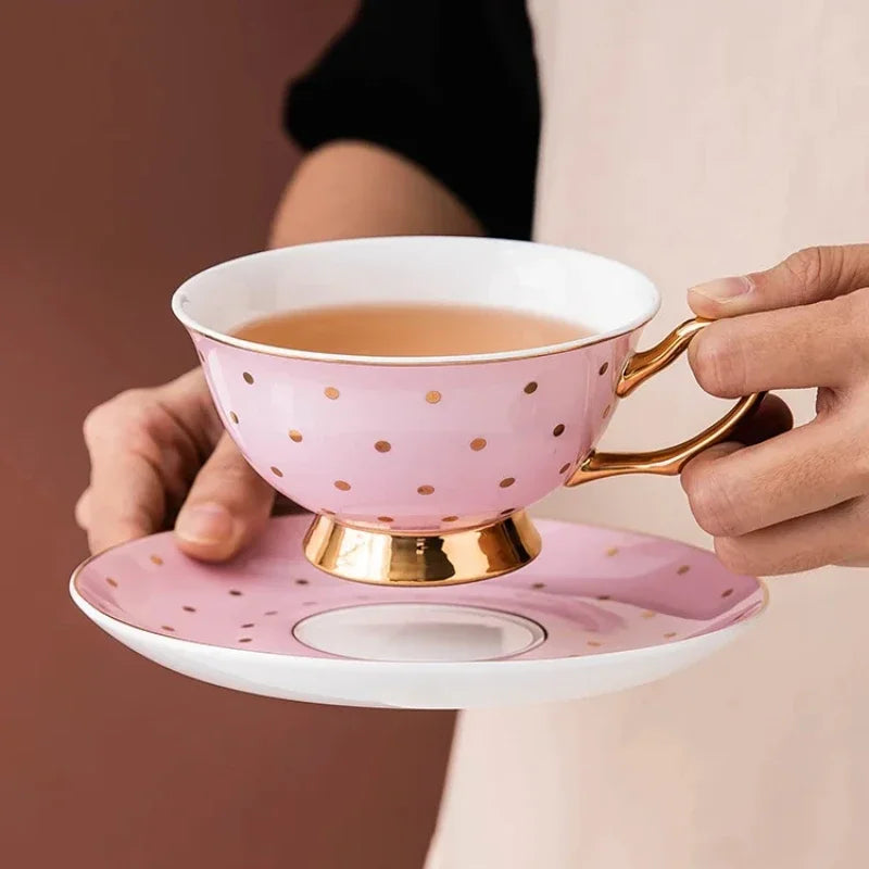 Conjunto Xícara com Pires de Porcelana Dubai – Estampa Listrada ou de Poá com Alça Dourada (50ml)
