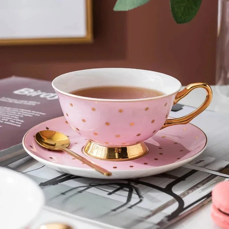 Conjunto Xícara com Pires de Porcelana Dubai – Estampa Listrada ou de Poá com Alça Dourada (50ml)