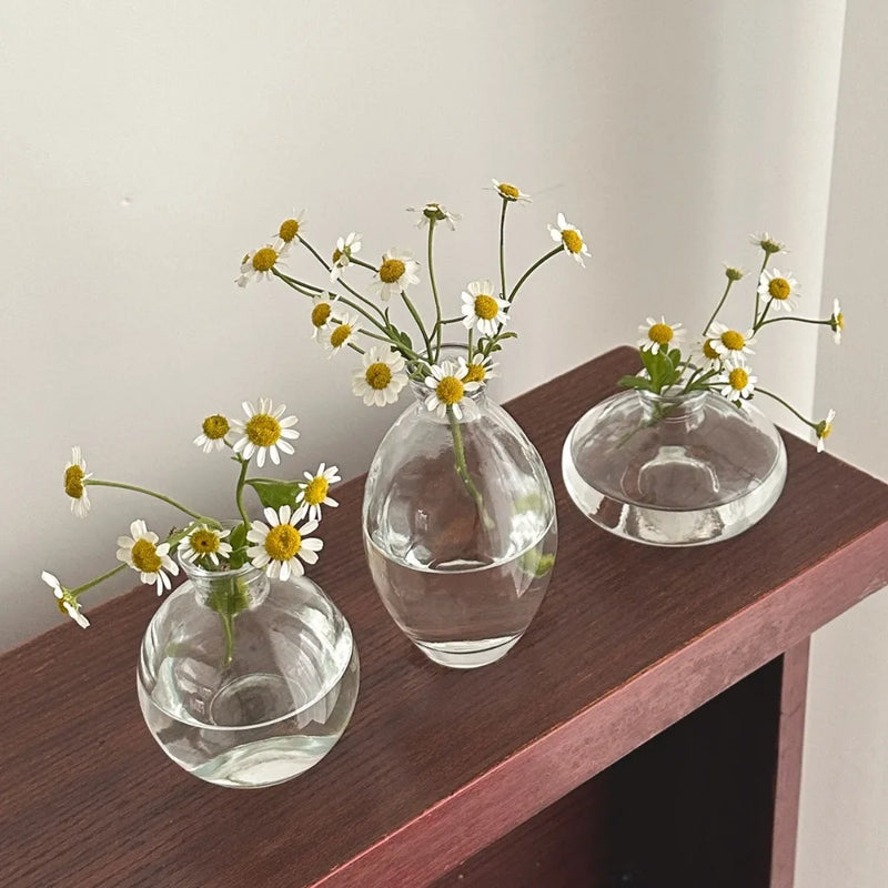 Mini Vaso de Vidro Transparente – Design Minimalista para Arranjos Delicados