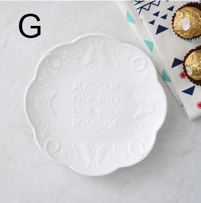 Pratos de Cerâmica com Textura Artesanal – Bordas Irregulares para Mesa Posta Natural e Elegante