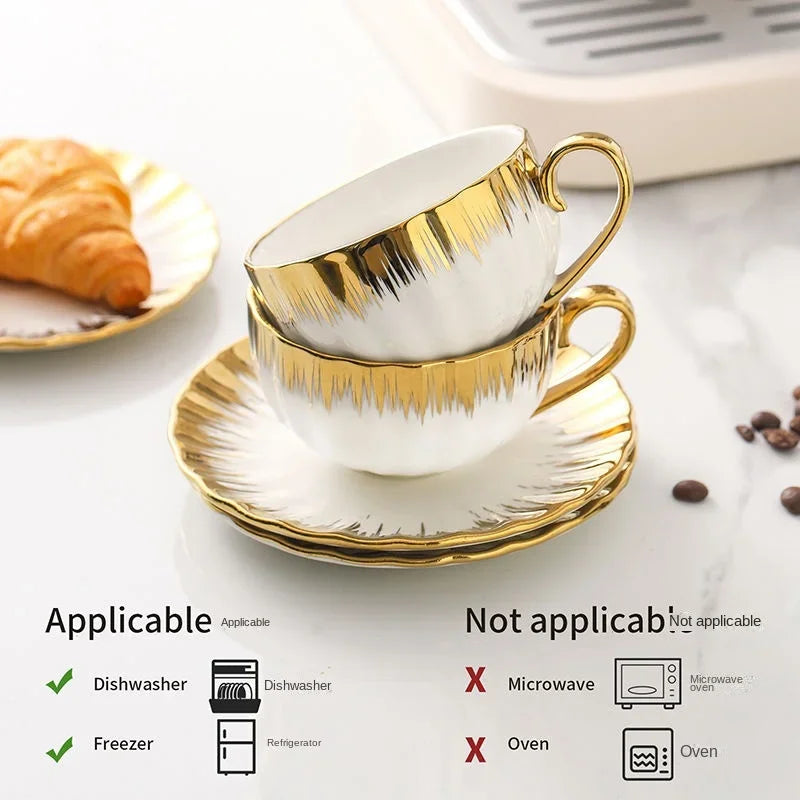 Conjunto Xícara, Pires e Colher com Detalhes Dourados – Cerâmica Fina para Café Espresso ou Chá (75ml)