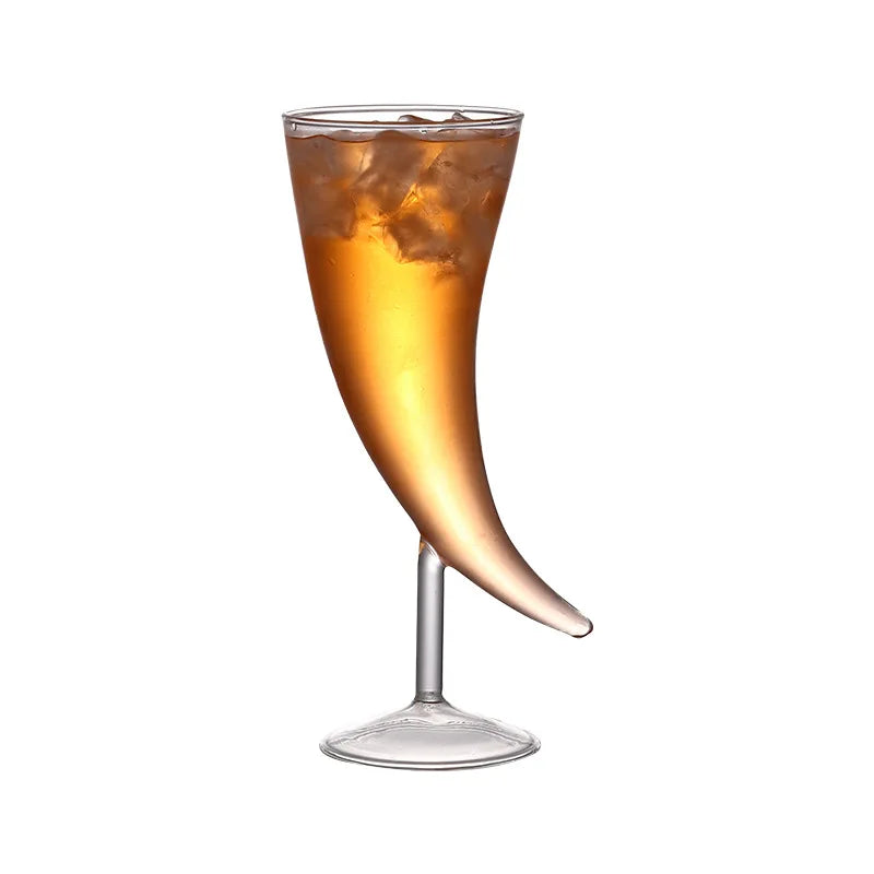 Taça de Vidro Escultural em Formato de Chifre – 410ml para Drinks Criativos e Apresentações Impactantes