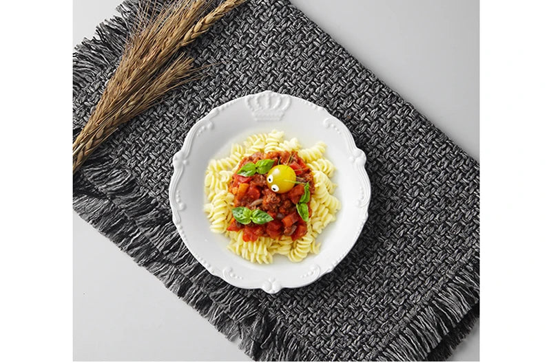 Pratos de Cerâmica com Textura Artesanal – Bordas Irregulares para Mesa Posta Natural e Elegante